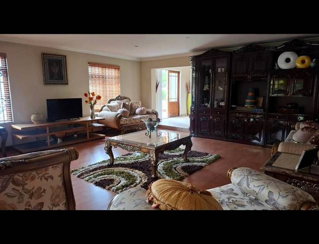 5 BEDROOM HOUSE FOR SALE IN BEYERS PARK